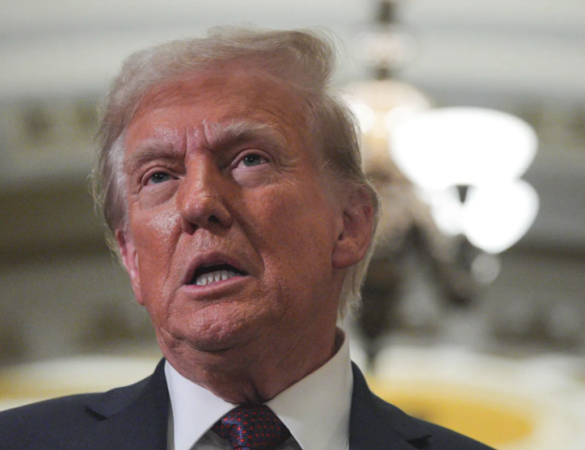 Os primeiros atos de Trump após assumir a presidência nesta segunda (20)