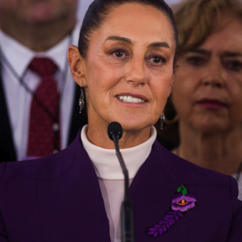 Presidente do México anuncia “pausa” de um mês nas tarifas impostas por Trump